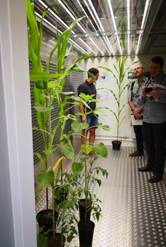 clip_image024.jpg ../../../產(chǎn)品技術(shù)/熒光技術(shù)/PSI/Visit%20PSI/2018/Pictures-2018%20Czech/氣候艙/IMG_20180830_094033-sm.jpg